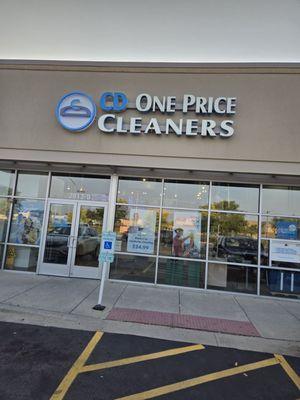 This business has the most arrogant disrespectful and unprofessional customer service in Broadview Illinois .