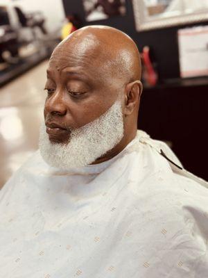 Beard sculpture and deluxe bald head