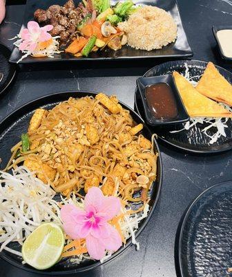 We had Fried Shrimp Shumai (6pc Steak Beef Hibachi Veg Pad Thai