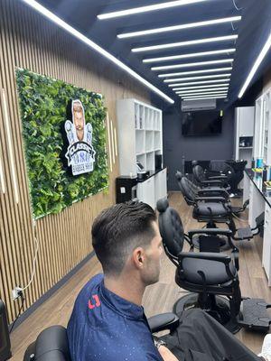 Classic barbershop #GrandCentral#MurrayHill #MidtownEast#mid taper fade haircut #BarbershopNearMe #BarbershopOpenNow #Barber#