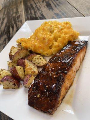 Salmon Garlic Roasted Potatoes Mac N Cheese