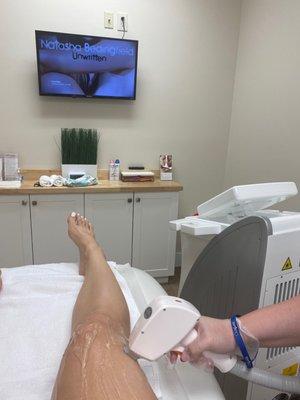 Leg laser hair removal w/Brooke (tech @FLL)... this machine is an alt to the "zapping" laser that feels like rubber bands stings