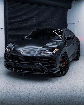 Urus done in full Satin black wrap