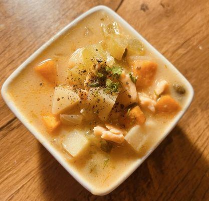 Smoked salmon chowder