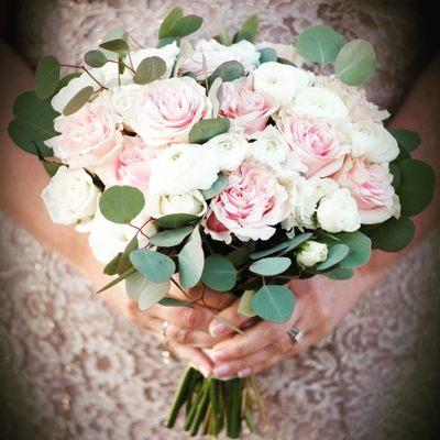 Kim's gorgeous bouquet.