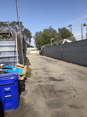 The narrow entrance!