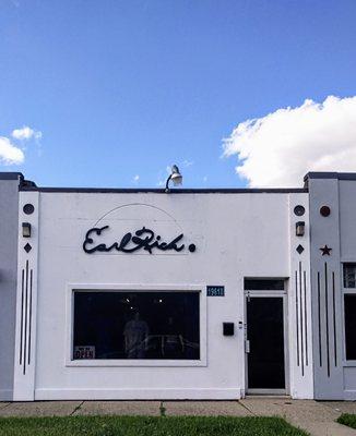 Earl Rich Signature
