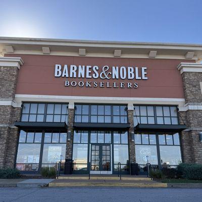 Barnes and Noble Booksellers