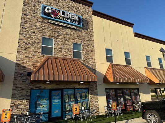 Storefront with curbside pickup