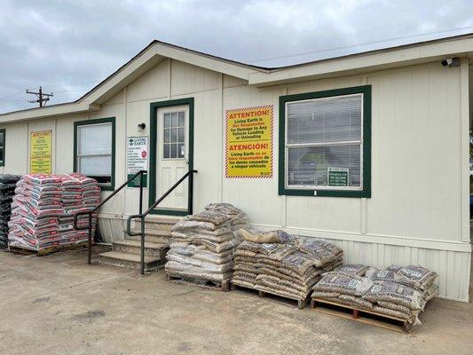 Living Earth - Flower Mound