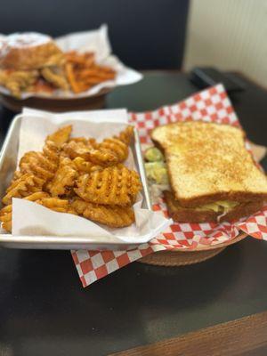 Waffle Fries & Avocado Burger