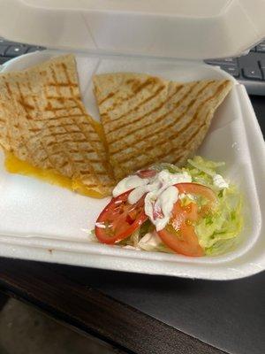 9$ cheese Quesadilla. Paaaaaathetic. Someone needs to get rid of that chef. Letting this kind of food be served is ridiculous.