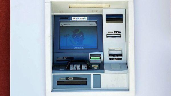 Photo of the WaFd Bank Branch location in Albuquerque, New Mexico. Located at 3000 Eubank Blvd NE, Albuquerque, NM 87111.