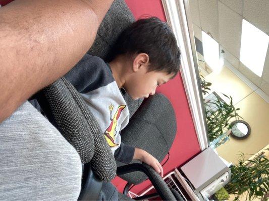 Lee's Barber Shop Mapledale Barber