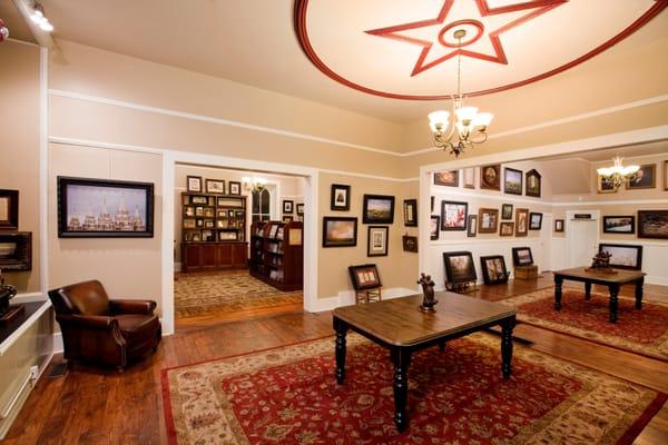 This is a beautiful LDS Art Gallery in Nauvoo. They have LDS Temple Art and Mormon art historic art. Greg Olsen, Simon Dewey,