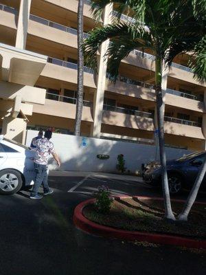 Makua Ali'i Senior Citizen Center