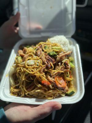 Y2. Chicken Yakisoba