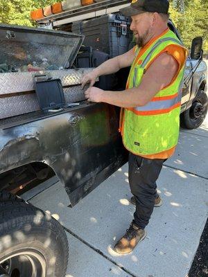 Great service quick tire switch w rusted bolts. Patched up hole in my tire for free. Friendly and effective, would recommend