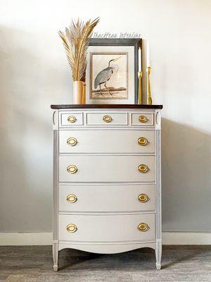 Jute Hepplewhite Dresser