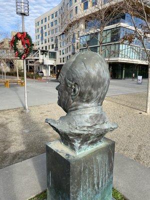 Harold “Hal” A. Ellis Jr. Bust