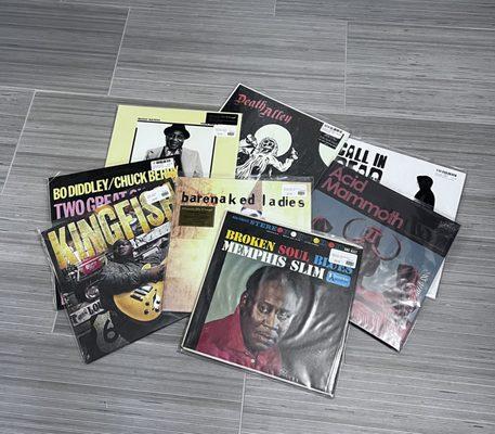 Some blues, punk and metal vinyl scored!