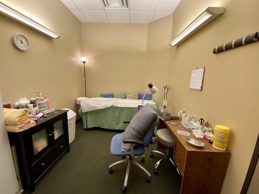 Acupuncture room