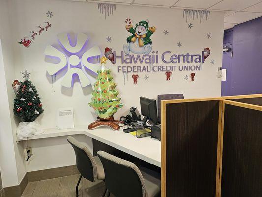 @Hawai'i Central FCU 12/8/2023.My Husband does his Banking here,very Convenient 4him,he works right here @QMC.Gr8 Service,Nice tellers here!