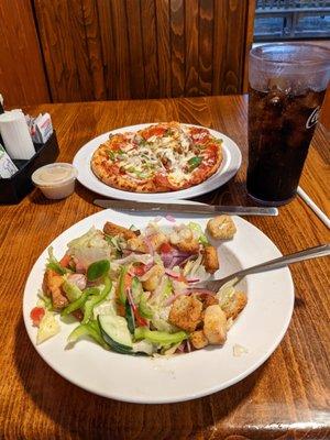 Side salad and pizza.