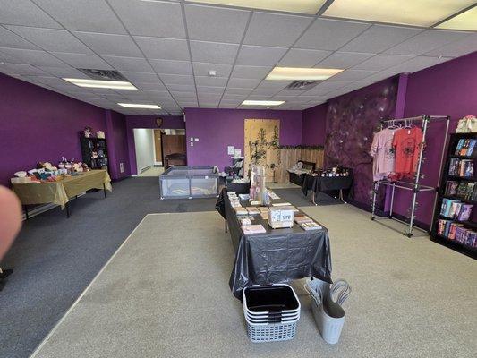 Kiss & Tell Book Boutique