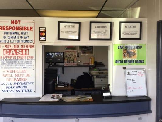 Front Desk of Kerns Complete Car Care
