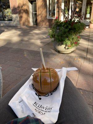 Caramel apple