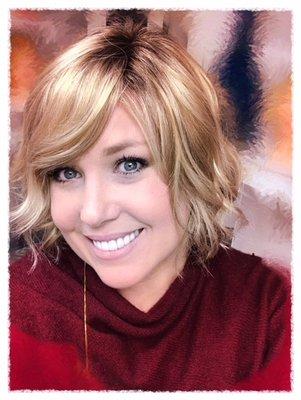 A cute synthetic wavy wig.