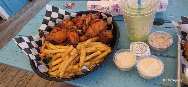 Molly's Beachside Bar & Grill