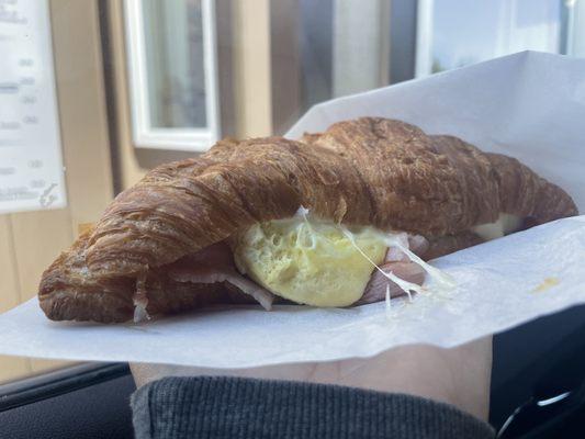Breakfast croissant 4/5