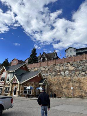 Peak To Peak Market & Liquors