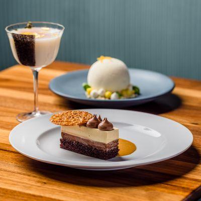 TORTA SETTEVELI | seven elements of chocolate cake, sponge, hazelnut praline, chocolate mousse.