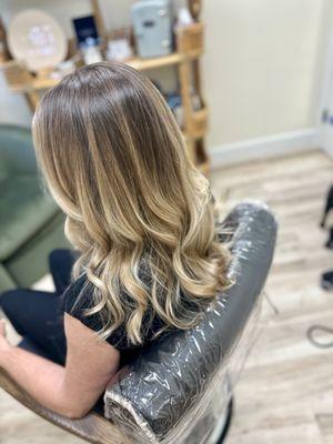 Natural looking hair color