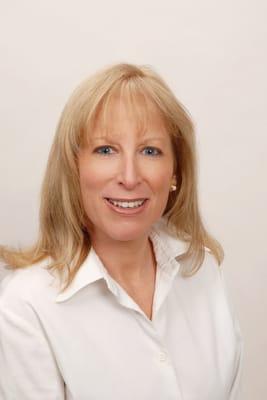 Dr. Rachelle Wolosoff works with local and international students.