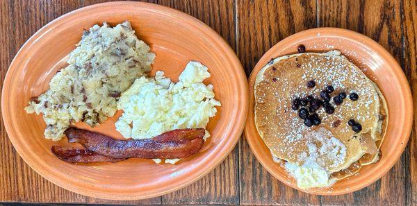 cape Neddick with egg whites, homefries (more like mashed potatoes) but delicious blueberry pancakes made up for the rest of the meal