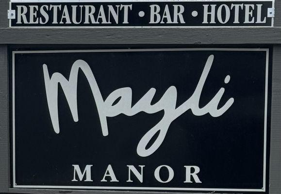 Mayli Manor
