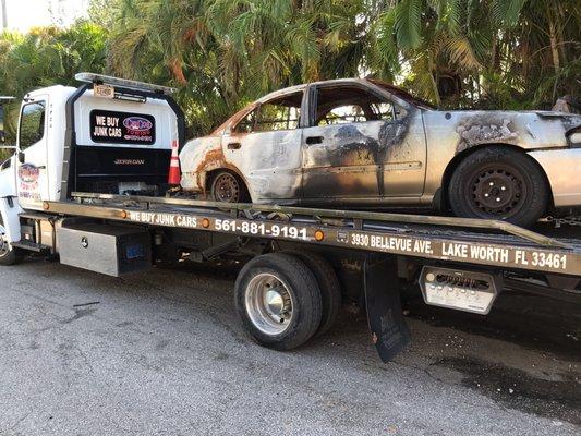 Got a junk car in West Palm Beach? Let us turn it into cash with our hassle-free removal service