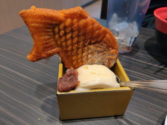 Taiyaki icecream.