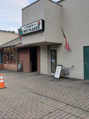 Lisa's Pet Place Inc