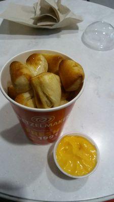 Pretzel Maker