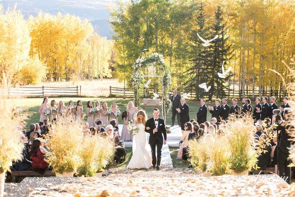 Stunning Aspen Wedding!
Beautiful Bride, Beautiful Groom
Beautiful Season!