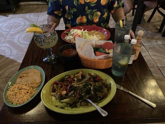 Deconstructed GF burrito beans and rice no queso were next level authentico. Husband loved his chicken chimi changas and jumbo margarita.