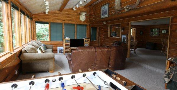 Bear Den Vacation Home - Den