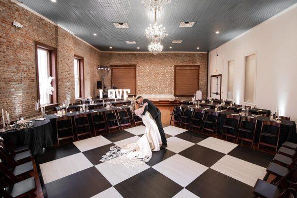 1889 Venue On The Square