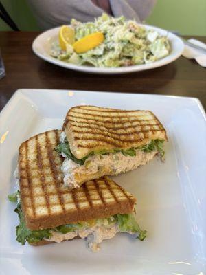 Leandro’s Cafe & Bistro