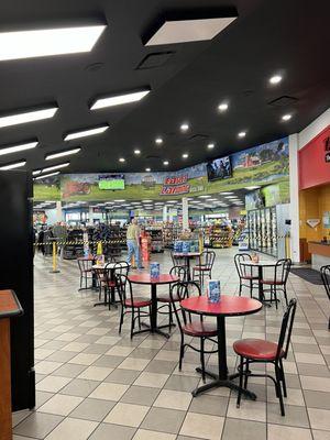 Food court, Wendy's